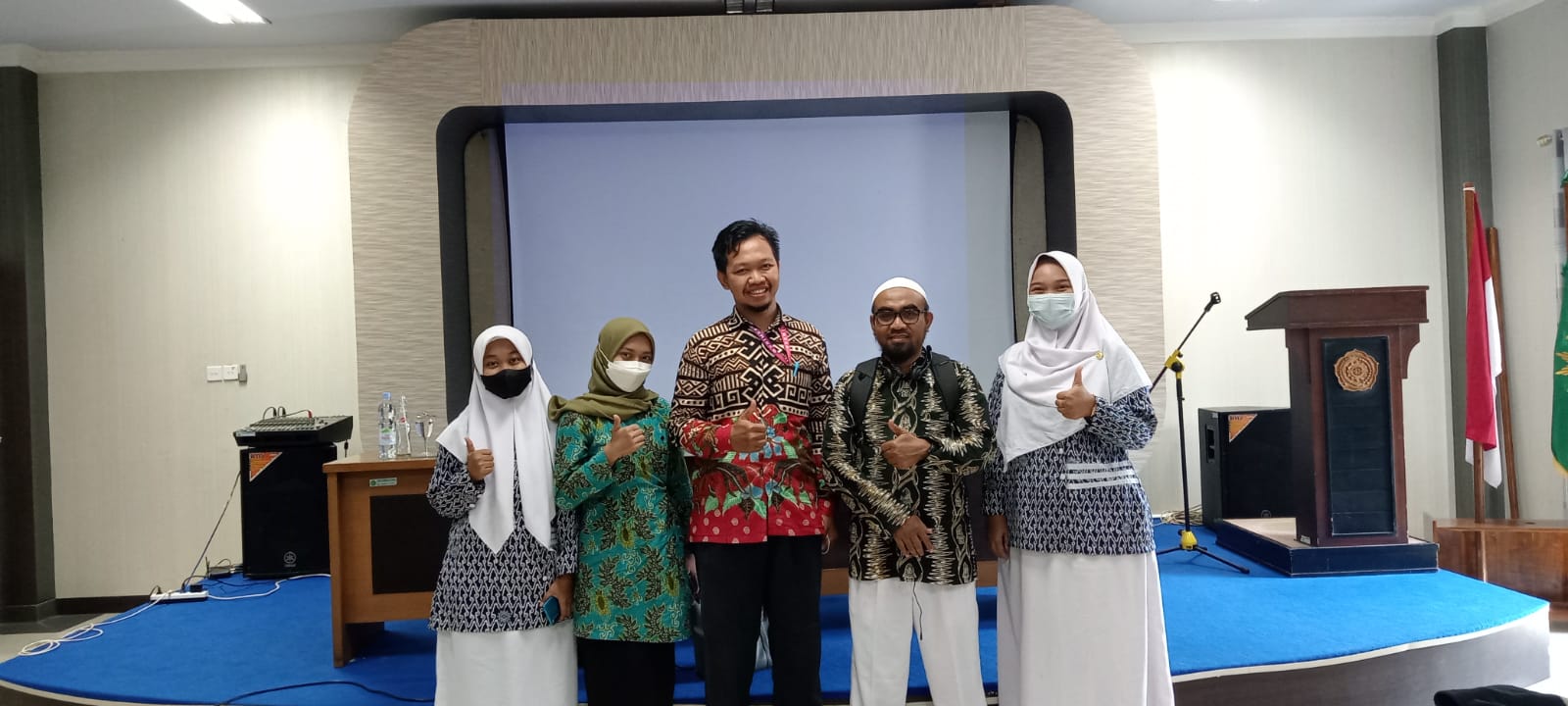 PERKULIAHAN DOSEN TAMU MAHASISWA PRODI FARMASI PROGRAM SARJANA TINGKAT III
