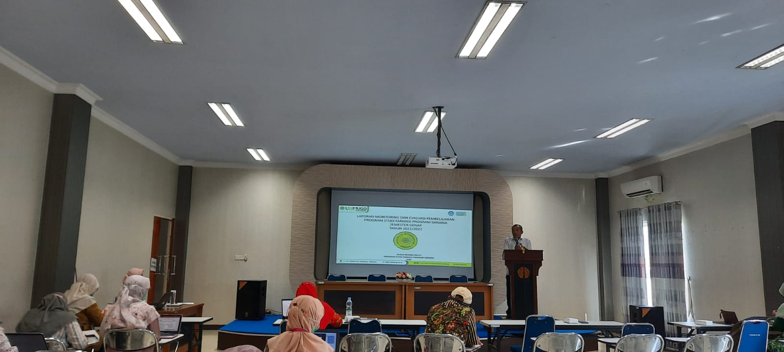 RAPAT EVALUASI PEMBELAJARAN PROGRAM STUDI FARMASI PROGRAM SARJANA SEMESTER GENAP TAHUN AKADEMIK 2021/2022