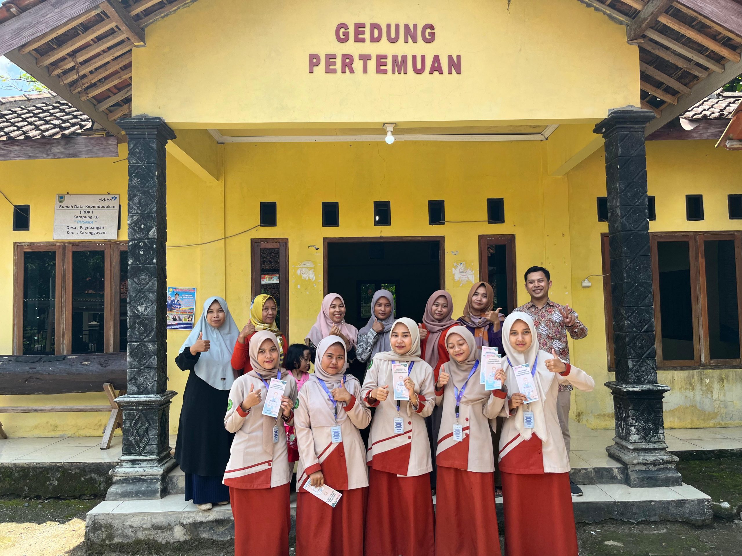 Prodi Farmasi Universitas Muhammadiyah Gombong Galang Kader Kesehatan Desa Pagebangan untuk Pahami Penggunaan Obat yang Baik dan Benar